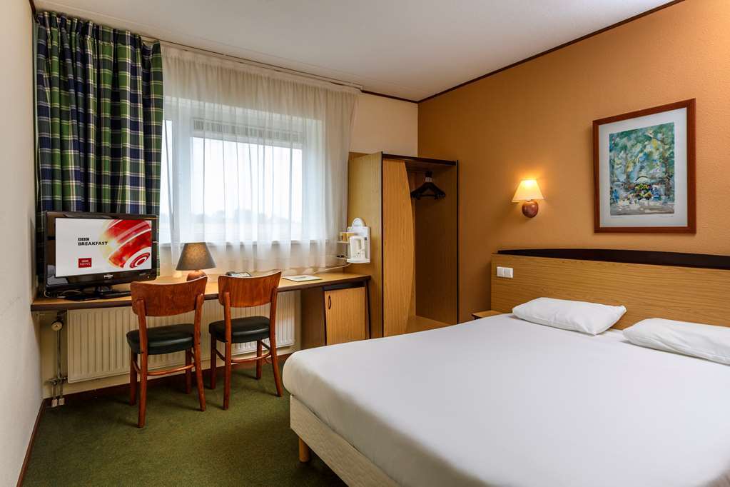 Campanile & Restaurant 3*